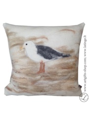 hand-felted-pillow-seagull--brown-unique-details-interior-pagalvele-plunksna-ranku-darbo-vilna-zuvedra-1