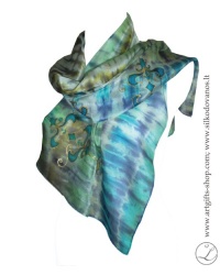hand-dyed-oainted-silk-scarf-turquoise-ornament-tapytas-silko-salis